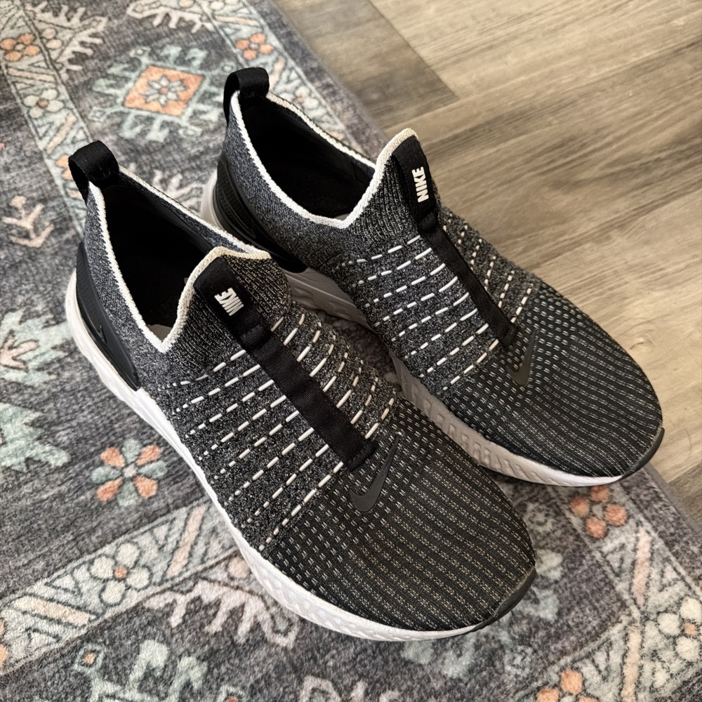 Nike React Phantom Run Flyknit 2 Black/White Men's Low Top Size 10 Slip On